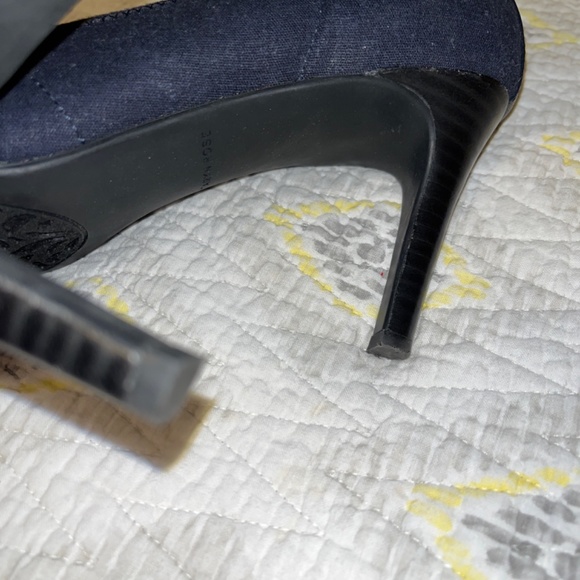 Taryn Rose Tamara Navy blue pump 9 - Picture 8 of 10